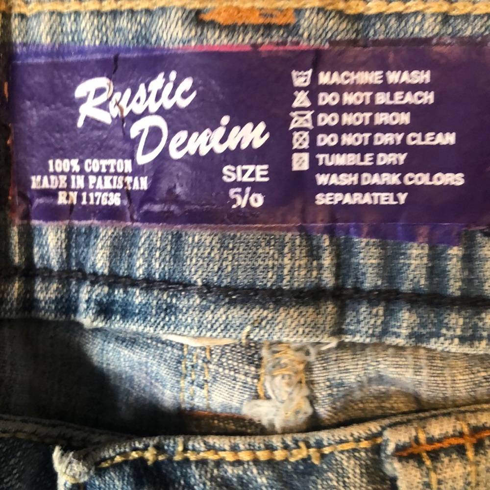 Shorts - Picture 4 of 4